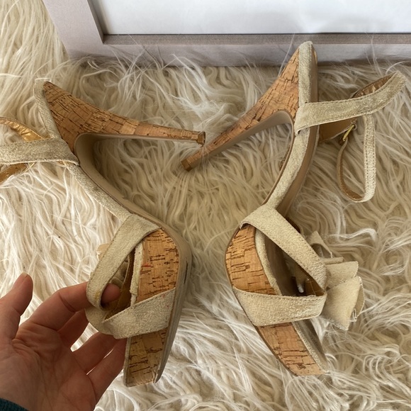 Strap is stiletto heel - Picture 3 of 4